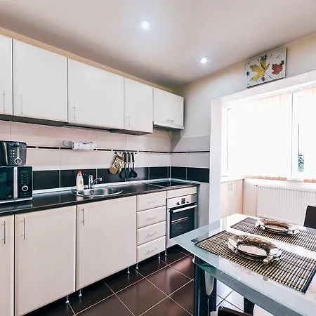 Luxury Apartment *